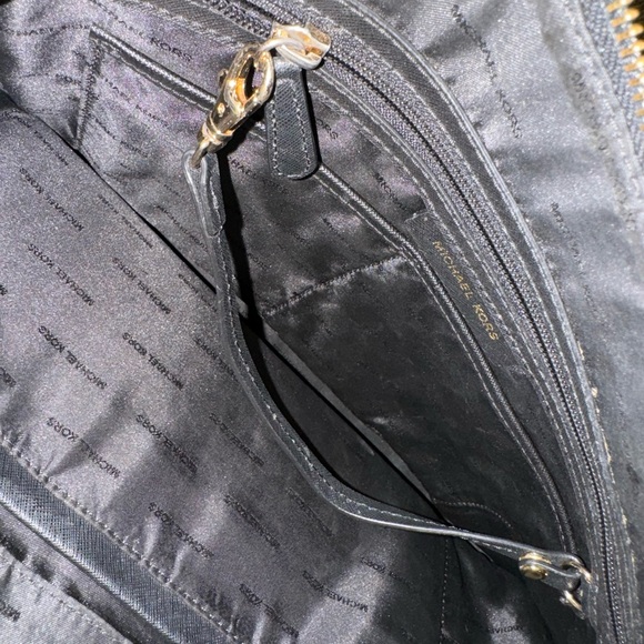 MK Purse - Picture 10 of 10